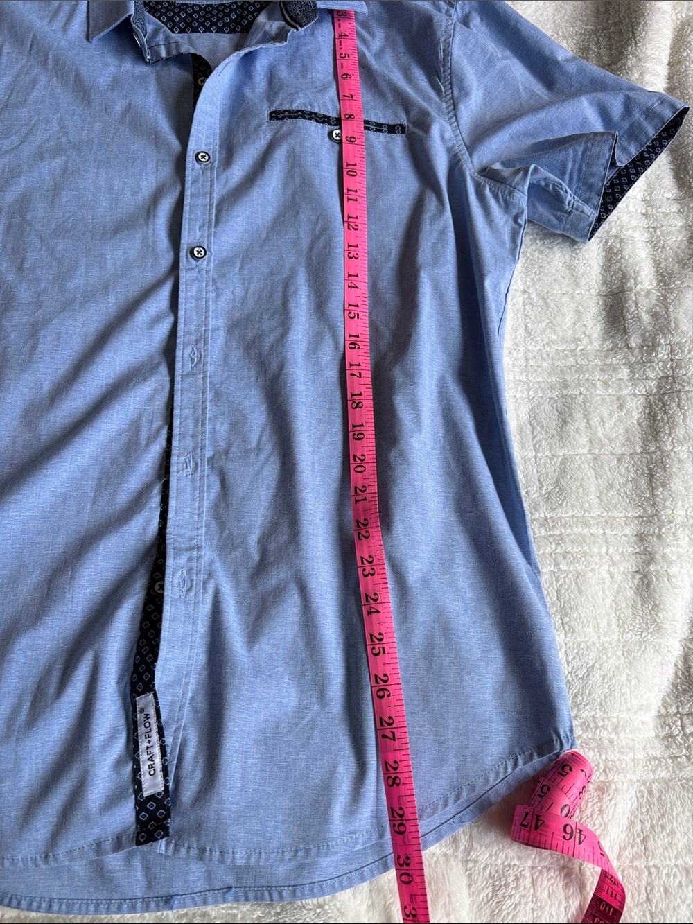 Men's Light Blue Short-Sleeve Button-Down Shirt with Contrast Trim - Picture 5 of 5
